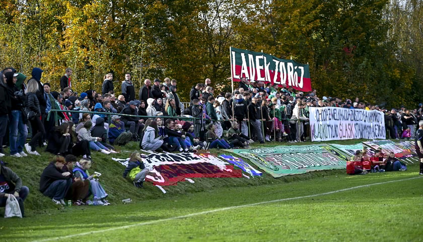 Charytatywny mecz Śląska w Lądku-Zdroju dla poszkodowanych w powodzi