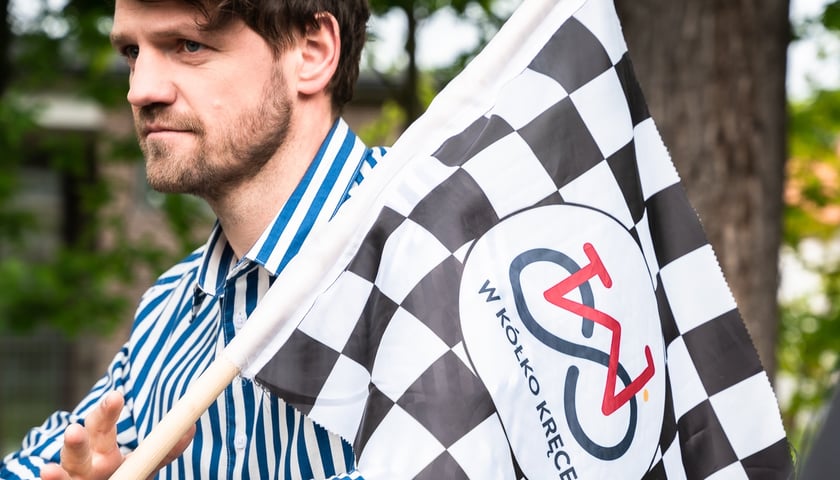 Daniel Chojnacki Danek. Na zdjęciu mlody mężczyzna z brodą