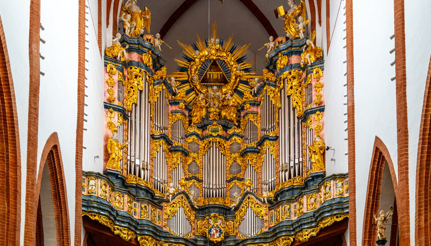 Wnętrze kościoła św. Elżbiety we Wrocławiu.