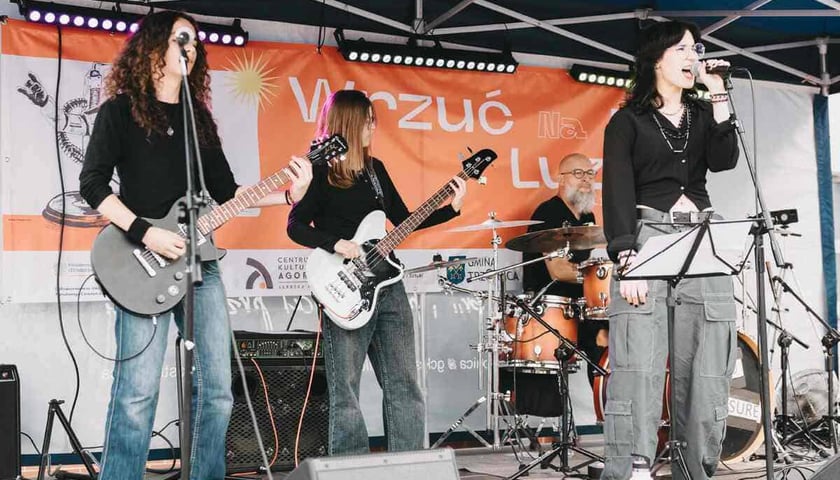 <p>Koncert zespołu, zdjęcie wykonane w trakcie realizacji projektu "Wrzuć na luz"</p>