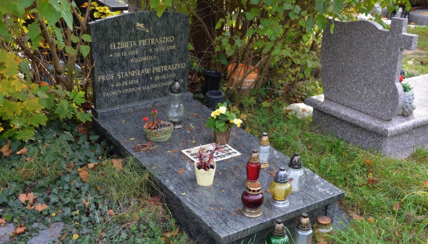 cmentarz parafialny przy ul. Smętnej we Wrocławiu