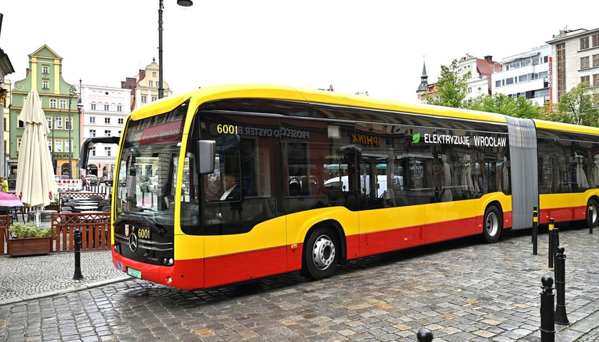 Prezentacja pierwszego autobusu elektrycznego we Wrocławiu. Zdjęcie ilustracyjne