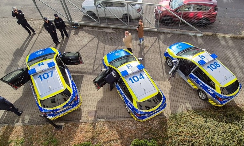 Nowe radiowozy dla policjantów z podwrocławskich gmin