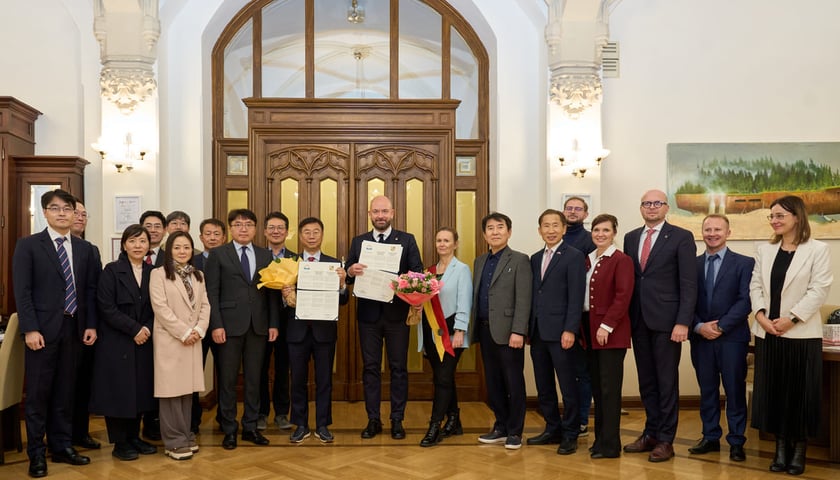 Podpisanie memorandum o porozumieniu ws. przyjaznych stosunków między miastami Seongnam i Wrocławiem. Wrocław, 07.11.2024