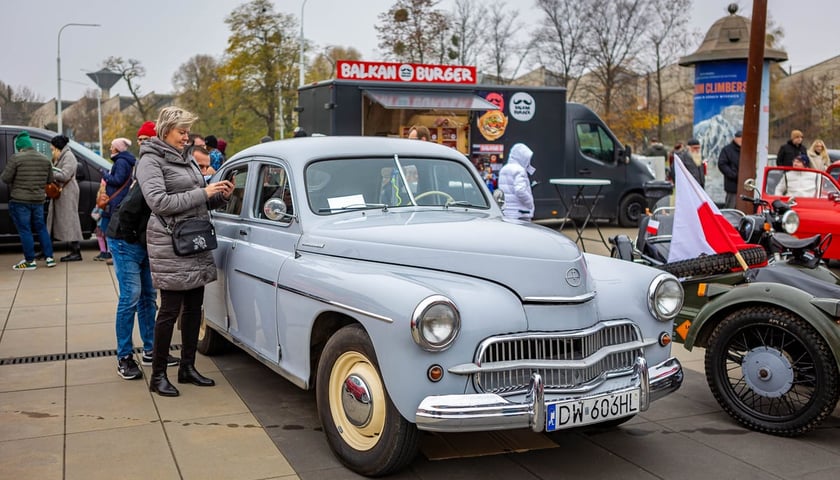 VII Niepodległościowe Spotkanie Klasycznych Pojazdów przy Centrum Historii Zajezdnia  we Wrocławiu