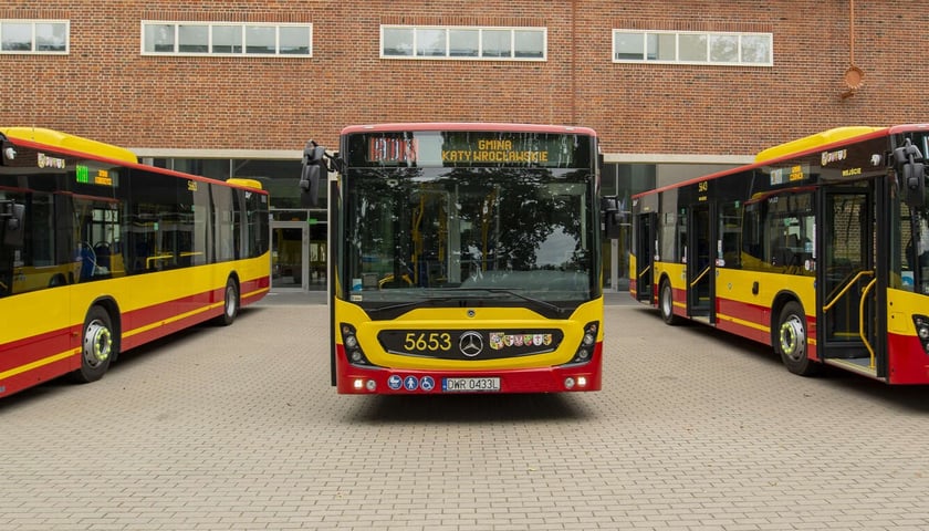 Zdjęcie ilustracyjne: autobusy podmiejskie obsługujące linie aglomeracyjne 