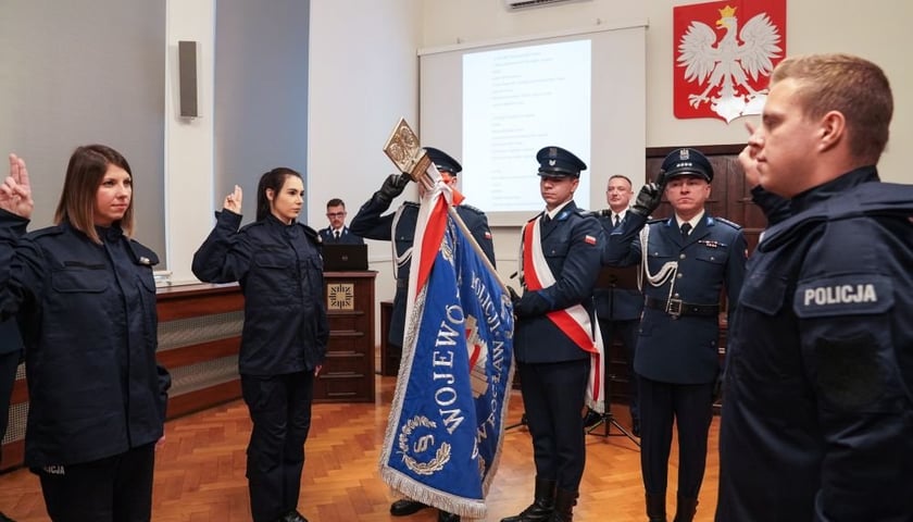 Ślubowanie nowych policjantów we Wrocławiu