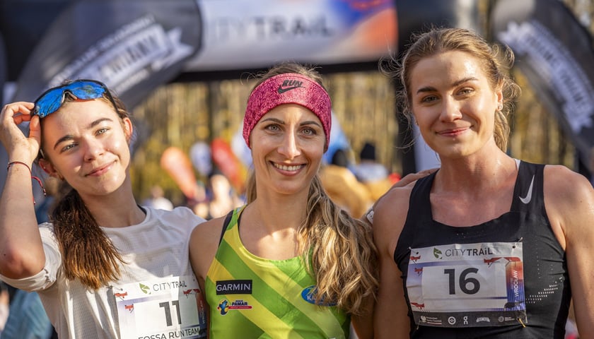 Bieg CITY TRAIL w Lesie Osobowickim we Wrocławiu. Zdjęcia biegaczy
