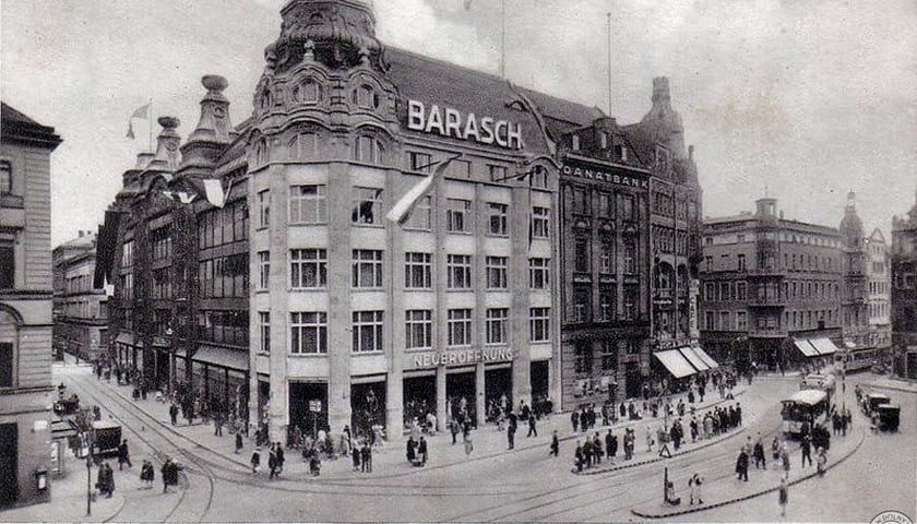 Dom towarowy Braci Baraschsów po gruntownej przebudowie otwarto 29 września 1929 r., pocztówka