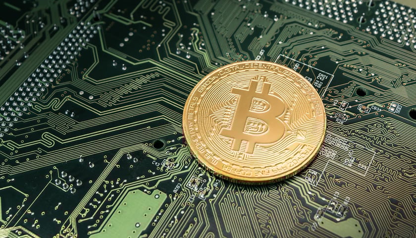 Na zdjęciu symbol bitcoina