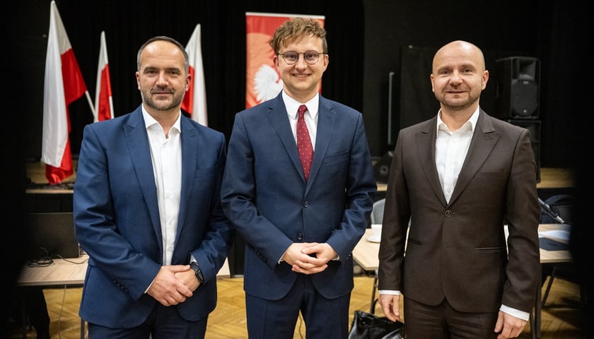 Inicjatorami przestąpienia Żórawiny do Stowarzyszenia Aglomeracja Wrocławska byli (od prawej): Maciej Koba, wójt Gminy Żórawina, Tomasz Wiśliński, prezes Stowarzyszenia Aglomeracja Wrocławska, Andrzej Szawan, sekretarz Gminy Żórawina