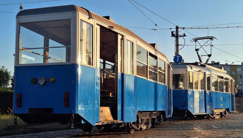 Wagon doczepny Konstal ND #3560 pod koniec remontu w połowie 2024 r.
