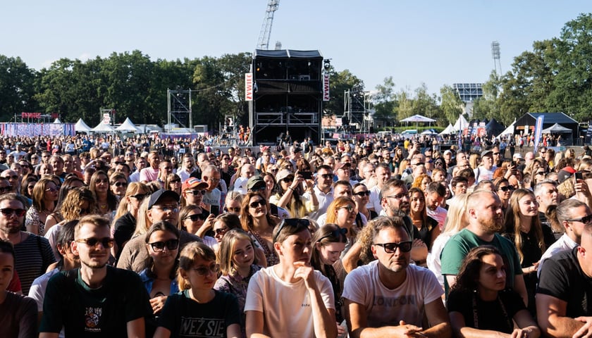 Męskie Granie we Wrocławiu - publika przed sceną