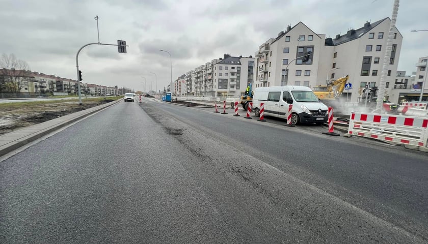 <p>Skrzyżowanie Buforowej z Kopycińskiego tuż przed otwarciem</p>