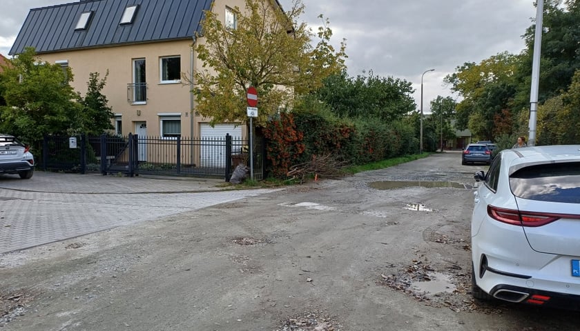 Ul. Pogodna w październiku, przed remontem