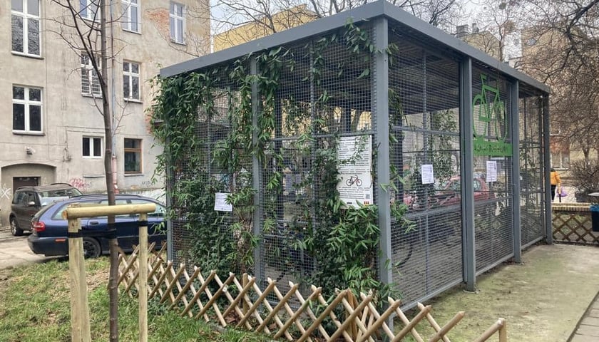 Wiata rowerowa między Bałuckiego a Kościuszki