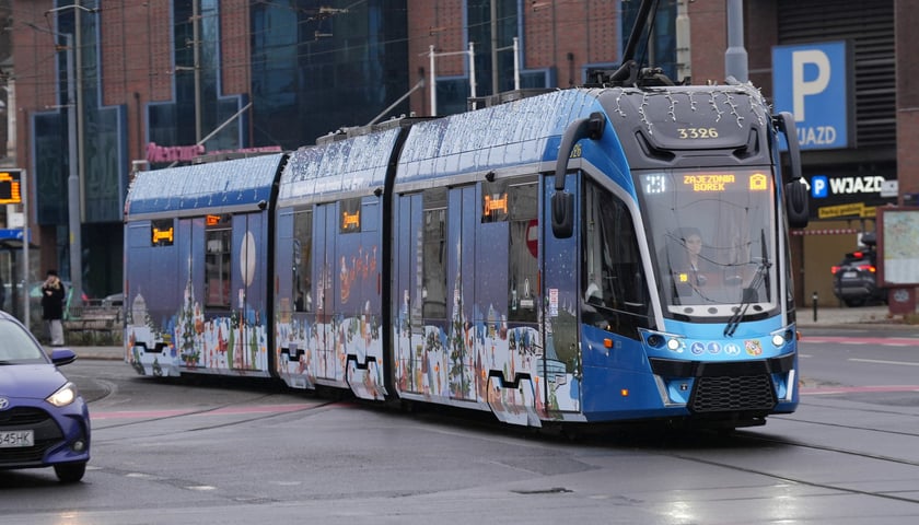 Świąteczny tramwaj MPK na trasie