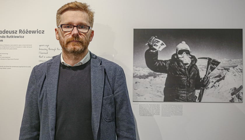 Wystawa Freedom Climbers w Centrum Historii Zajezdnia. Dr hab. Wojciech Kucharski, zastępca dyrektora Centrum Historii Zajezdnia ds. naukowych oraz kurator wystawy.