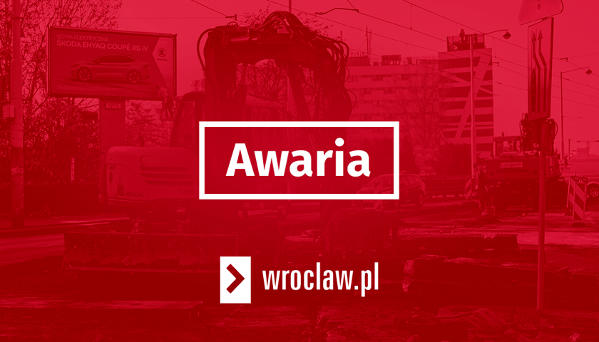 czerwona plansza z białym napisem "awaria"