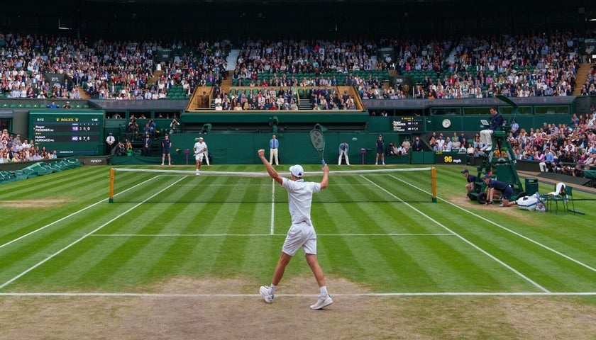 Hubert Hurkacz na kortach Wimbledonu pokonał wielkiego Rogera Federera