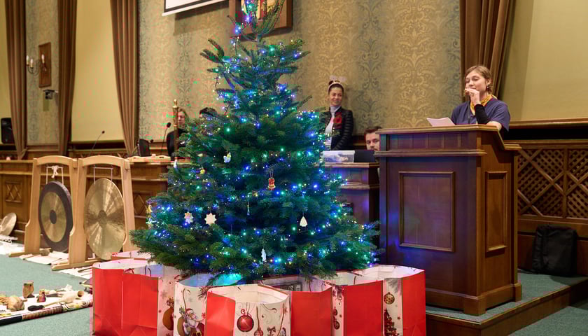 Coroczna Choinka Marzeń. Sala sesyjna Ratusza we Wrocławiu, 13.12.2024