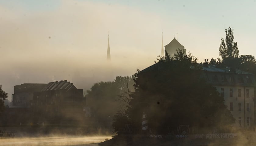 Zdjęcie ilustracyjne: gęsta mgła we Wrocławiu