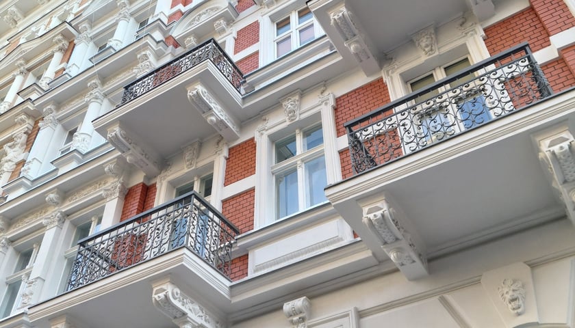 Miernicza 26, udział Miasta we wsp&oacute;lnocie: 27%, udział Miasta w kosztach remontu: 170 tys. zł