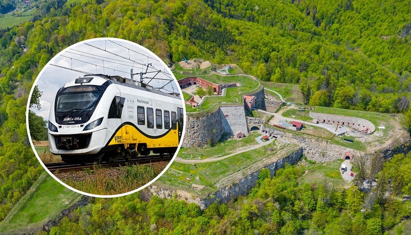 Widok na twierdzę w Srebrnej Górze,  w owalu szynobus Kolei Dolnośląskich
