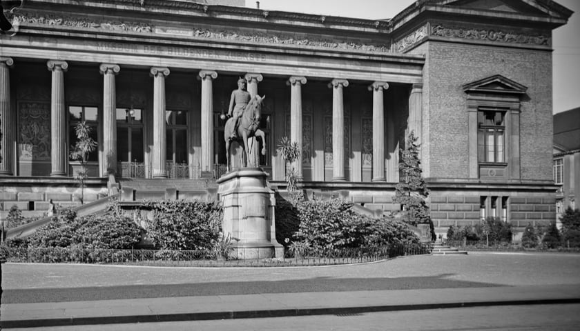 Śląskie Muzeum Sztuk Pięknych, widok od ul. Kościuszki. Lata 1920–1930. Zdjęcie archiwalne
