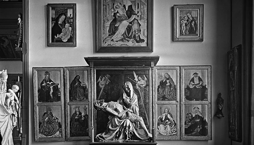 Wnętrza Śląskiego Muzeum Rzemiosła Artystycznego i Rzemiosła. Lata 1920–1930. Zdjęcie archiwalne