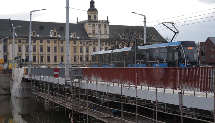 Remont mostów Uniwersyteckich we Wrocławiu (14 stycznia 2025)