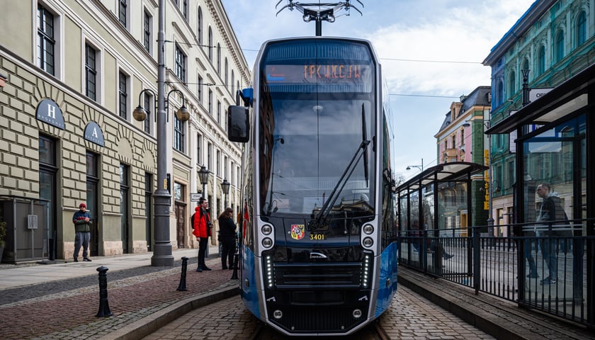 Pesa przy placu Teatralnym