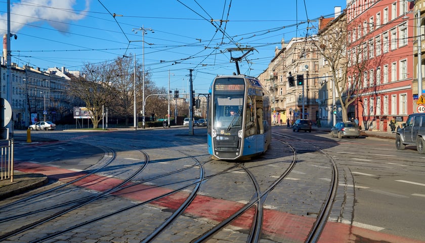 Skrzyżowanie Dubois z Pomorską. Tu MPK wymieni cztery rozjazdy i skrzyżowanie torów  