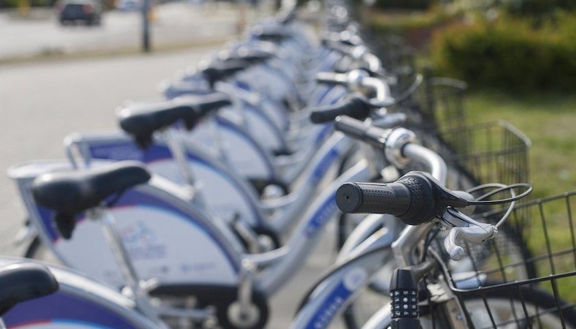 Tematem rozmów będą rozwiązania dedykowane transportowi współdzielonemu, czyli samochody, rowery, hulajnogi 
