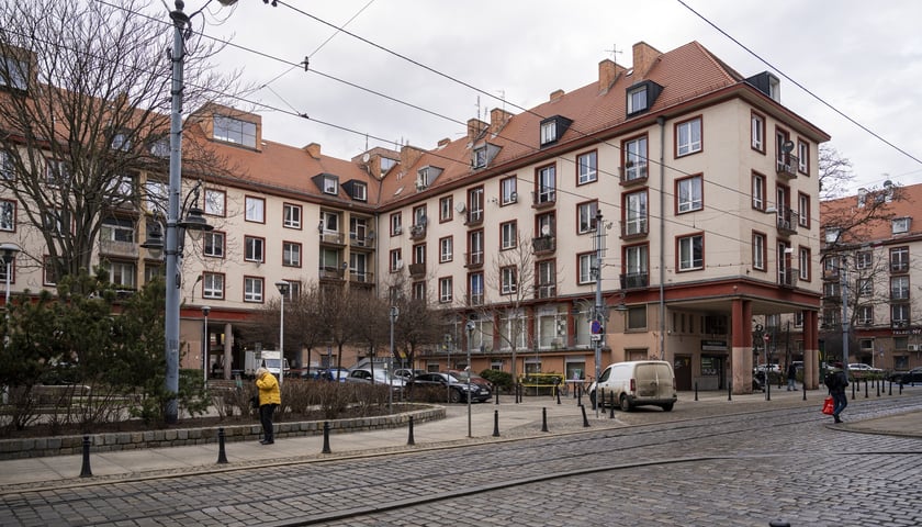 Kiermasz książek w bibliotece przy ul. Szewskiej 78 we Wrocławiu