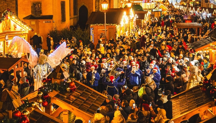 Tłumy na otwarciu jarmarku we Wrocławiu - zdjęcie ilustracyjne