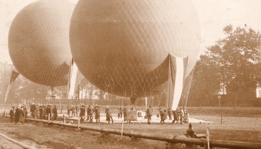 Balony na wrocławskim lądowisku. 1909 rok. Zdjęcie archiwalne
