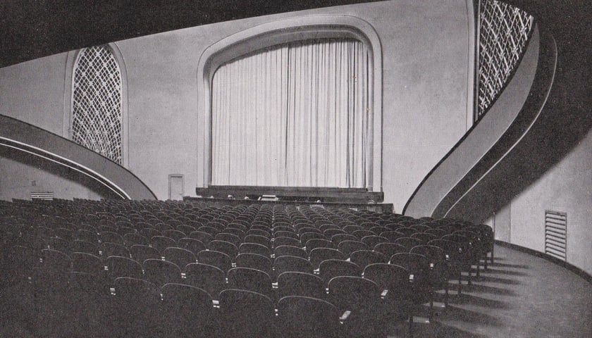 <p>Wnętrze kina Deli (Deli Kino), około roku 1930 - kino znajdowało się takm, gdzie Arkady Wrocławskie</p>