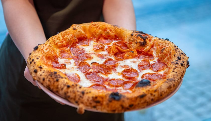 Na zdjęciu pizza z nowego lokalu Manii Smaku we Wrocławiu.