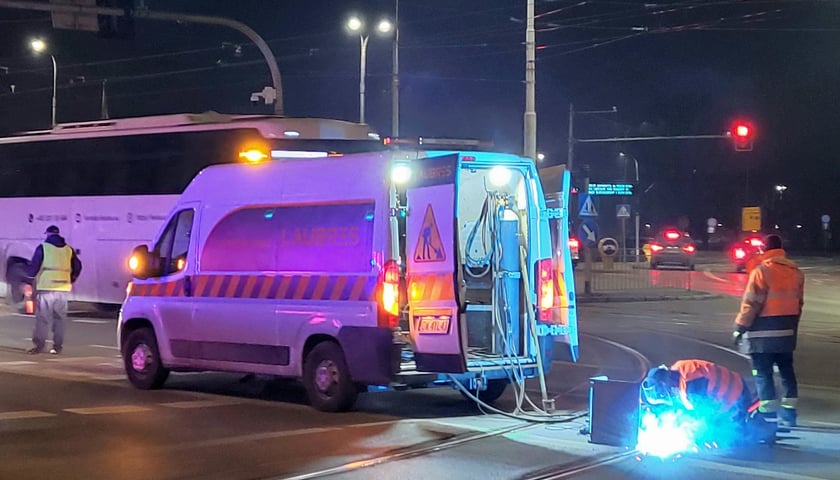 Wykolejeniu tramwaju na pl. Wróblewskiego