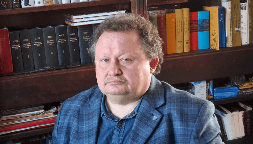 Prof. Tomasz Głowiński, historyk z Uniwersytetu Wrocławskiego, autor książki "Festung Breslau 1945. Anatomia bitwy"