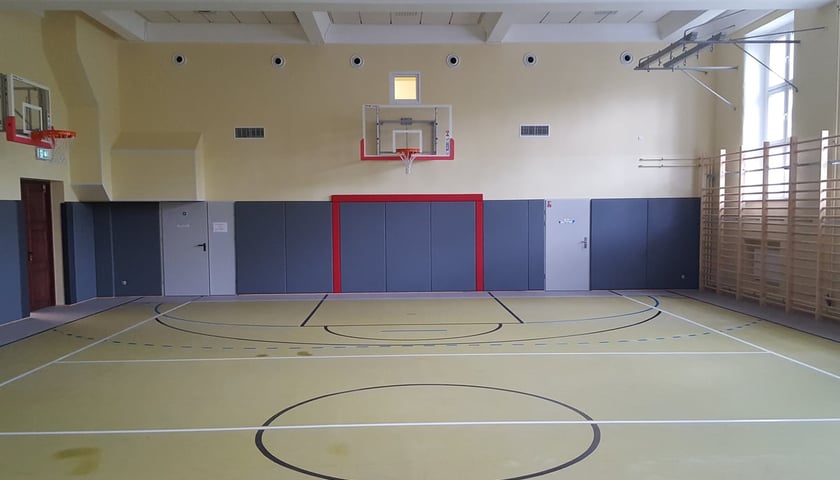 Blok sportowy w Technikum nr 15 we Wrocławiu.