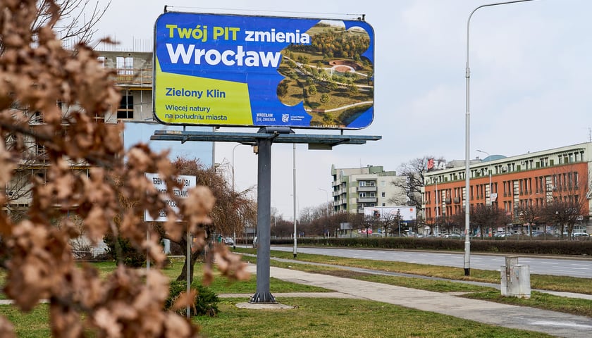 Billboard kampanii Tw&oacute;j PIT zmienia Wrocław