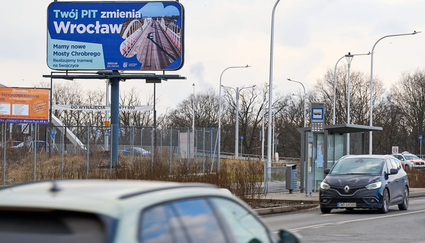 Billboard kampanii Tw&oacute;j PIT zmienia Wrocław