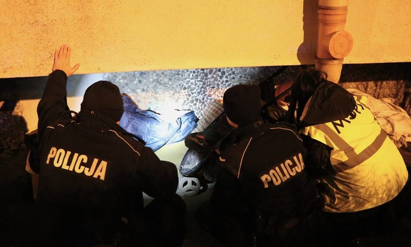 <p>Czasem warto podejść i zapytać, czy ktoś nie potrzebuje pomocy</p>