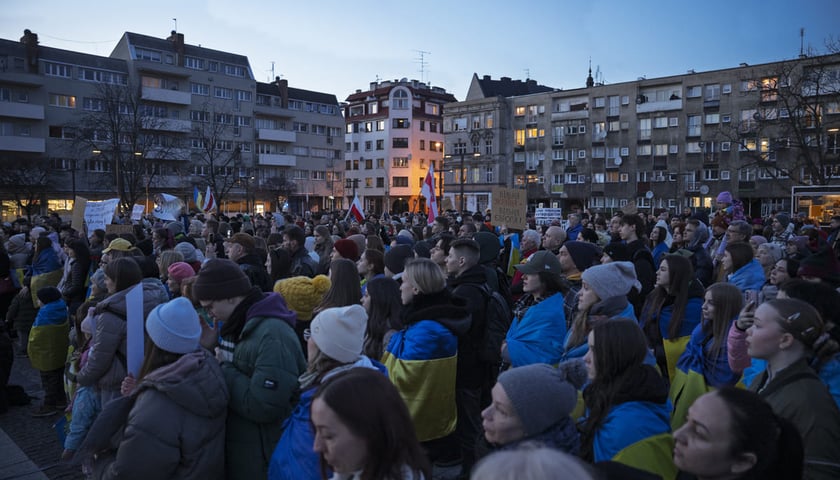 Wiec w trzecią rocznicę rosyjskiej napaści na Ukrainę. Plac Nowy Targ, 24 luty 2025