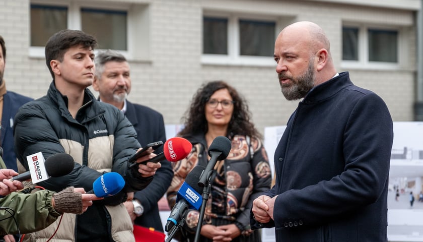 Przebudowa LO nr III we Wrocławiu - konferencja prasowa 26.02.2025 r.