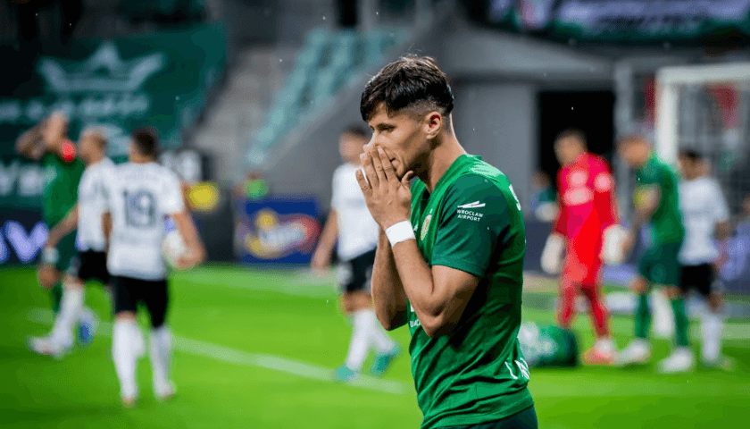 Petr Schwarz podczas pierwszego meczu z Legią Warszawa w tym sezonie na Tarczyński Arenie. Mecz zakończył się wynikiem 1:1