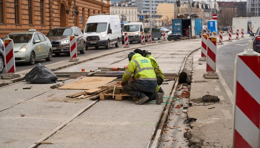 Zdjęcia z remontu na Podwalu wykonane 21 lutego