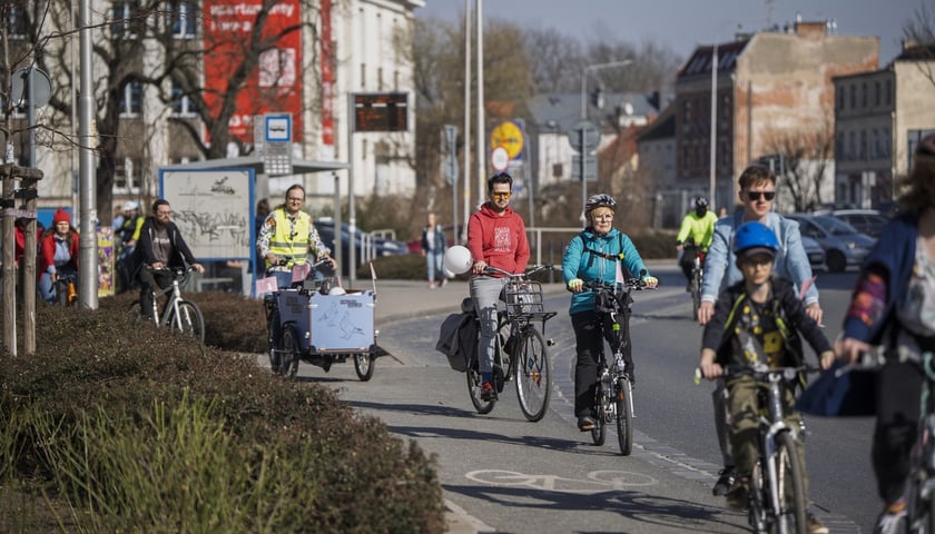 Kosnultacje społeczne na temat przebiegu trasy tramwajowej na Psie Pole
